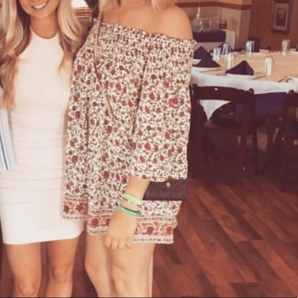 Off the shoulder dress - Picture 2 of 3